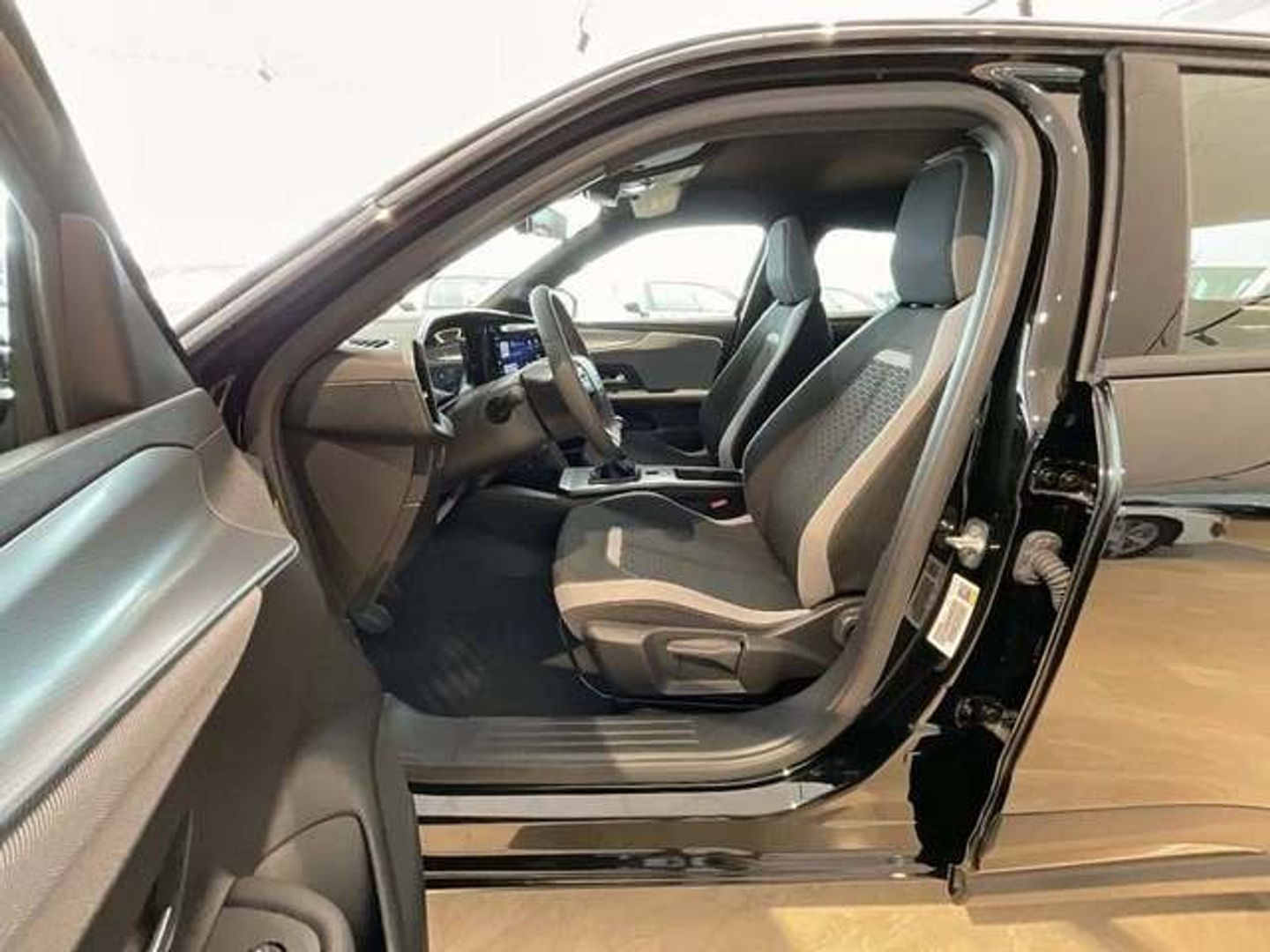 Opel Mokka 1.2 T Edition 74 kW (100 CV) Negro All Terrain / Pick-up