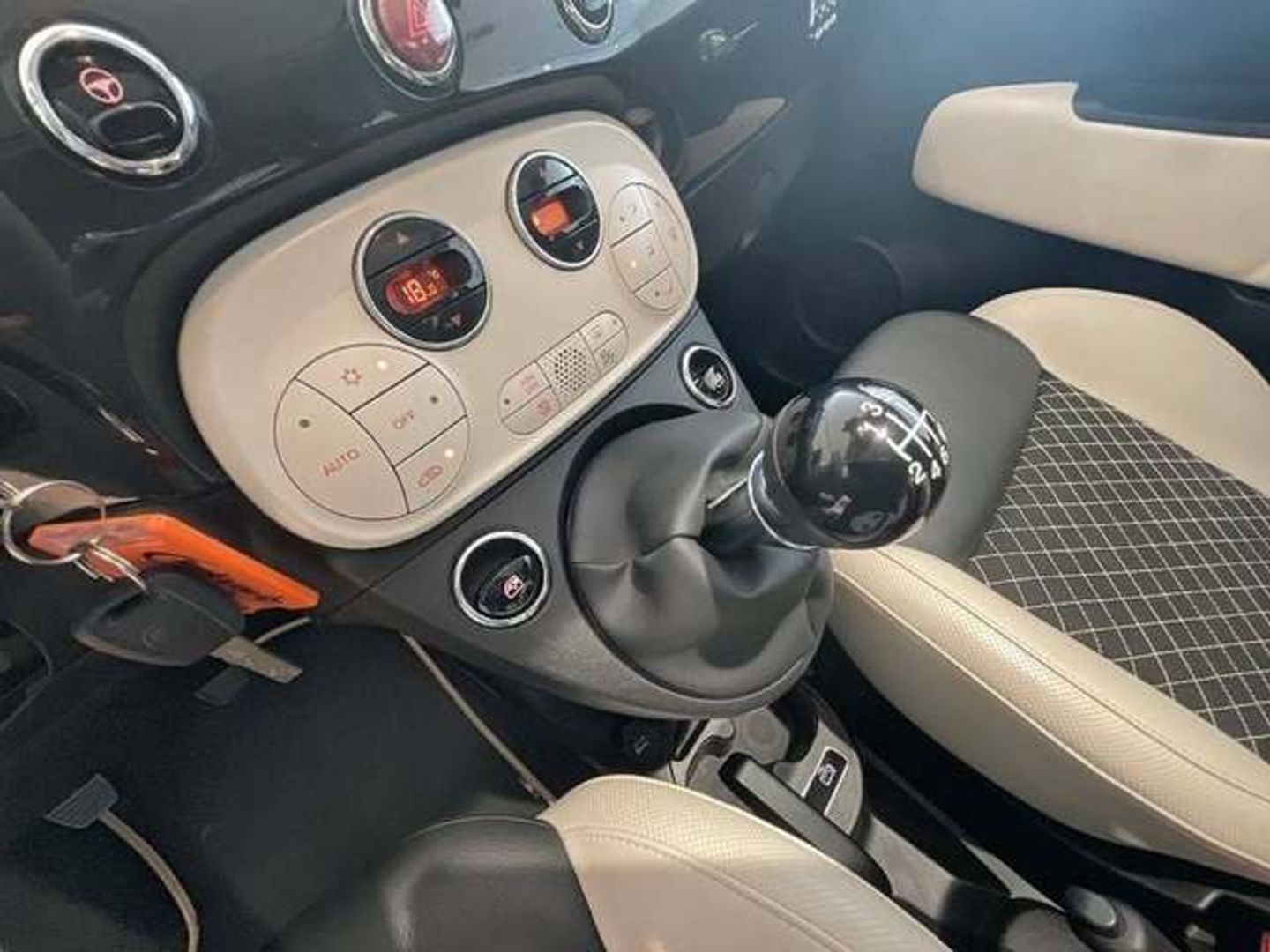 Fiat 500 1.0 Hybrid Dolcevita 51 kW (70 CV) Negro Compact