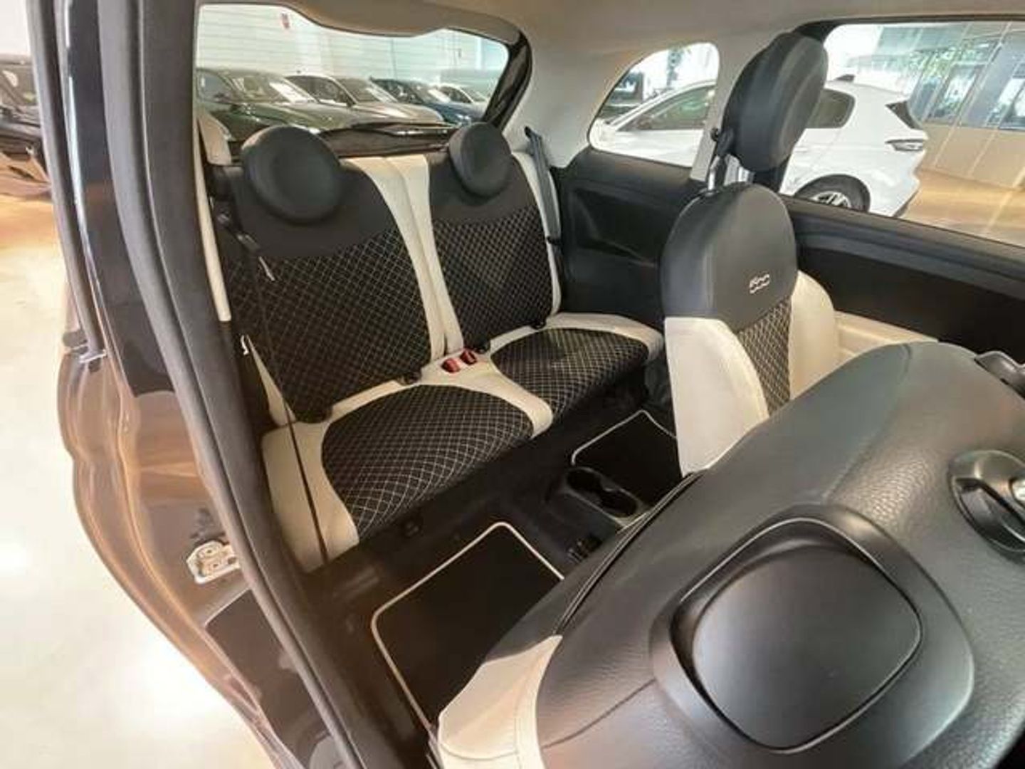 Fiat 500 1.0 Hybrid Dolcevita 51 kW (70 CV) Negro Compact