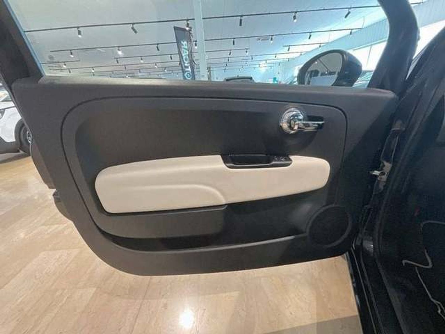 Fiat 500 1.0 Hybrid Dolcevita 51 kW (70 CV) Negro Compact