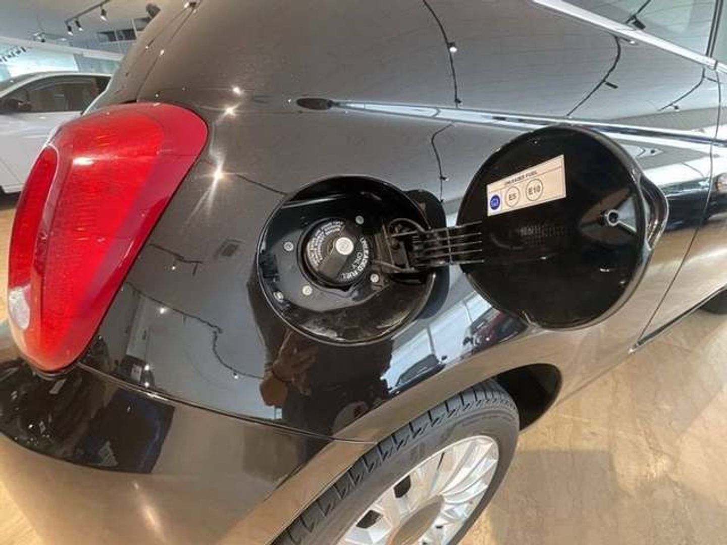 Fiat 500 1.0 Hybrid Dolcevita 51 kW (70 CV) Negro Compact