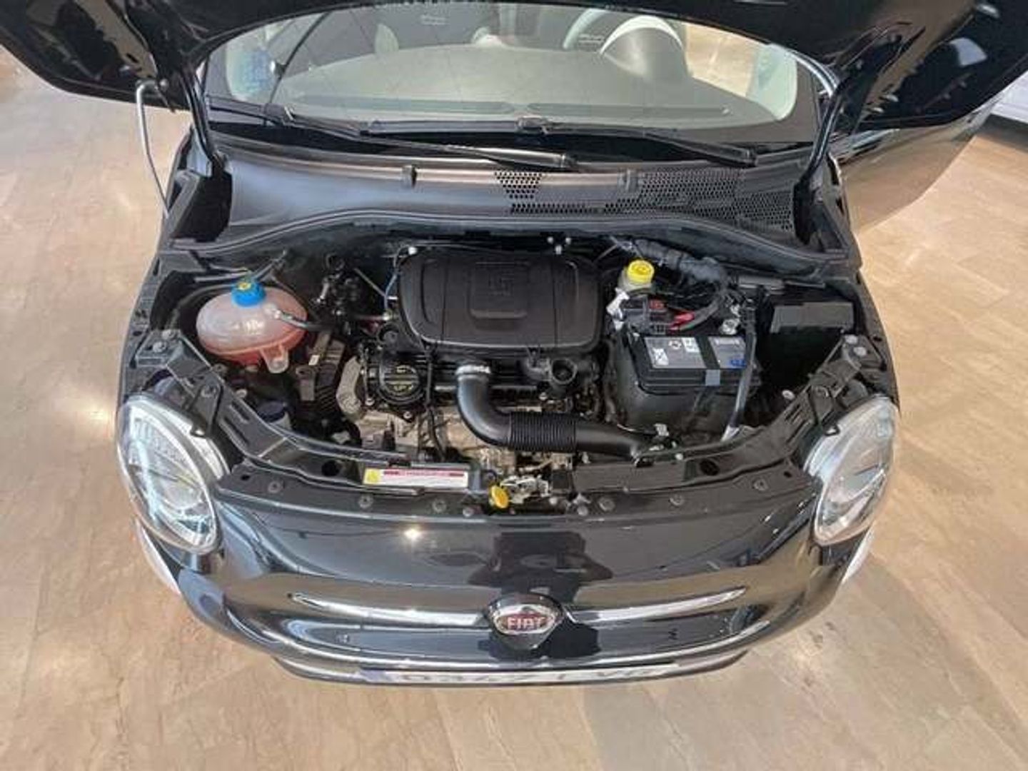 Fiat 500 1.0 Hybrid Dolcevita 51 kW (70 CV) Negro Compact