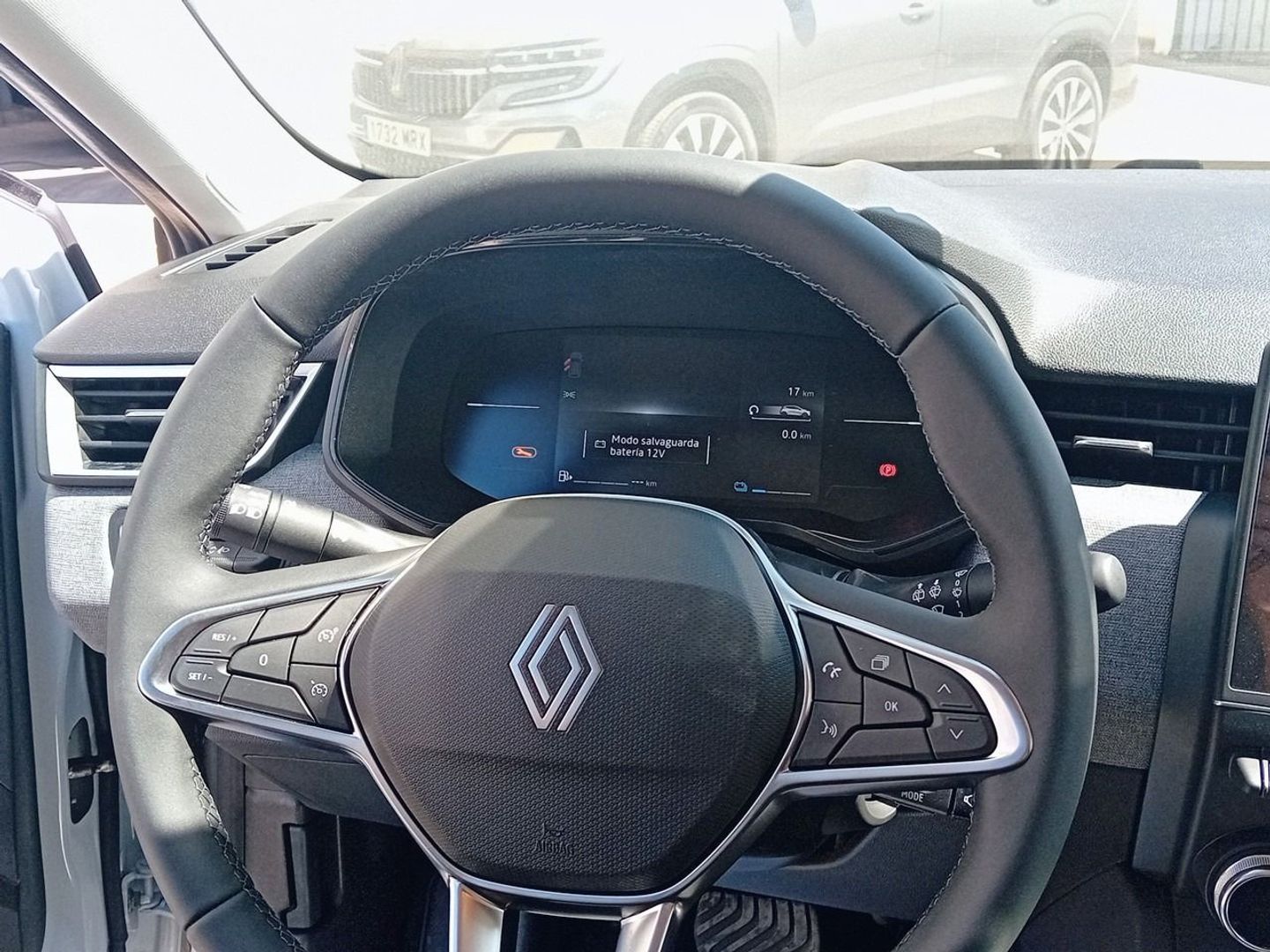 Renault Clio Evolution E-Tech full hybrid 145 105 kW (143 CV) Blanco Sedan