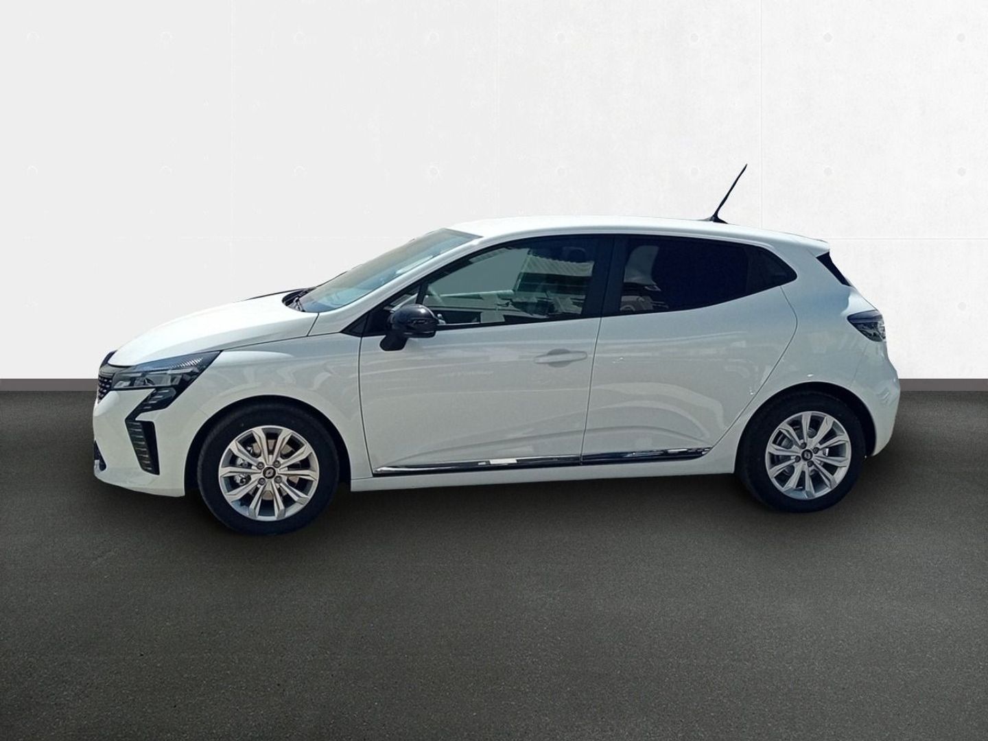 Renault Clio Evolution E-Tech full hybrid 145 105 kW (143 CV) Blanco Sedan
