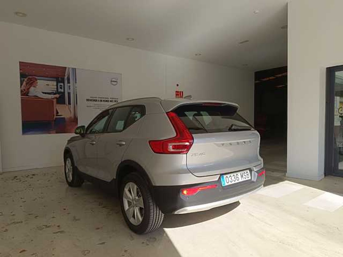 Volvo XC40 B3 G Core Auto 120 kW (163 CV) Gris Plata All Terrain / Pick-up