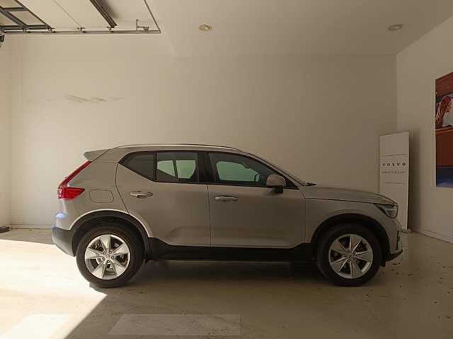 Volvo XC40 B3 G Core Auto 120 kW (163 CV) Gris Plata All Terrain / Pick-up