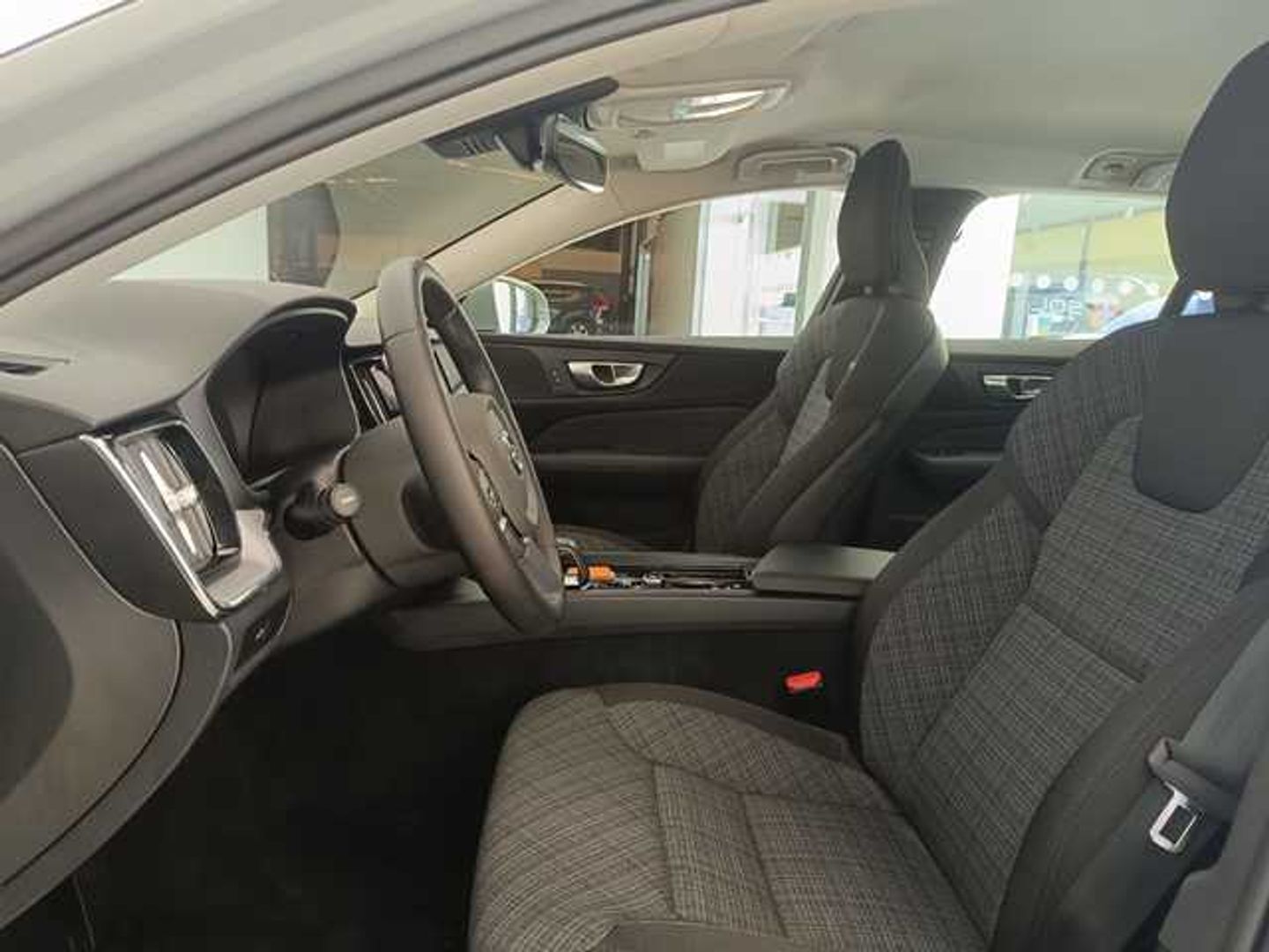 Volvo V60 B4 D Core Auto 145 kW (197 CV) Gris Familiar
