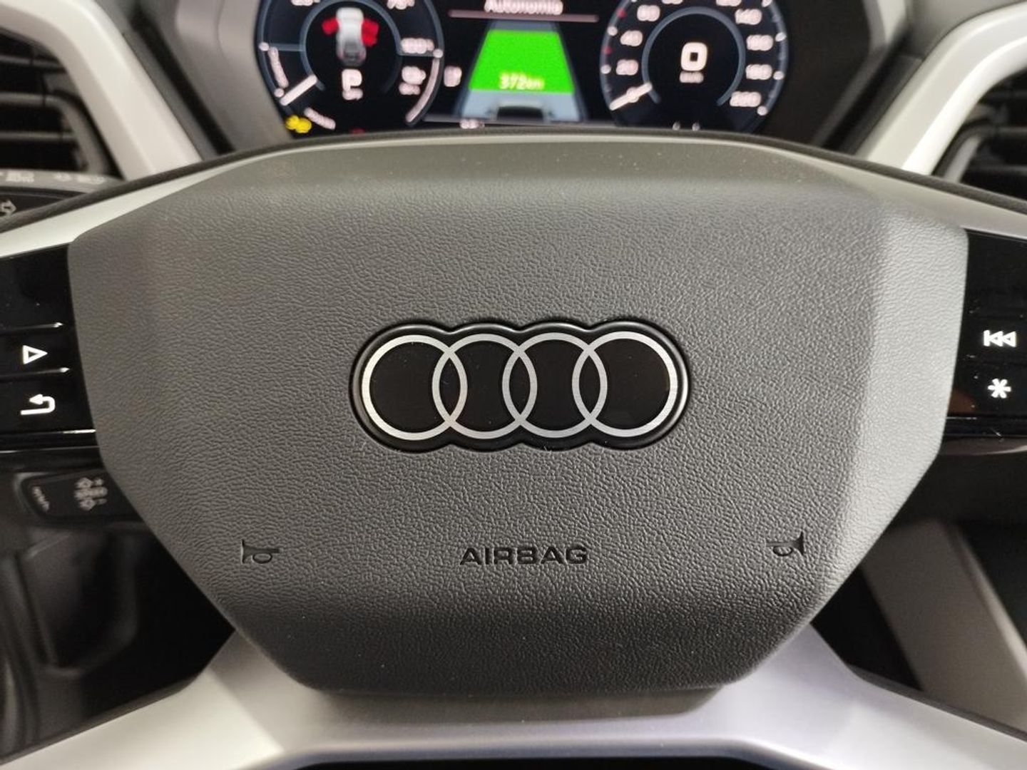 Audi Q4 e-tron Advanced 40 e-tron 63kWh 150 kW (204 CV)