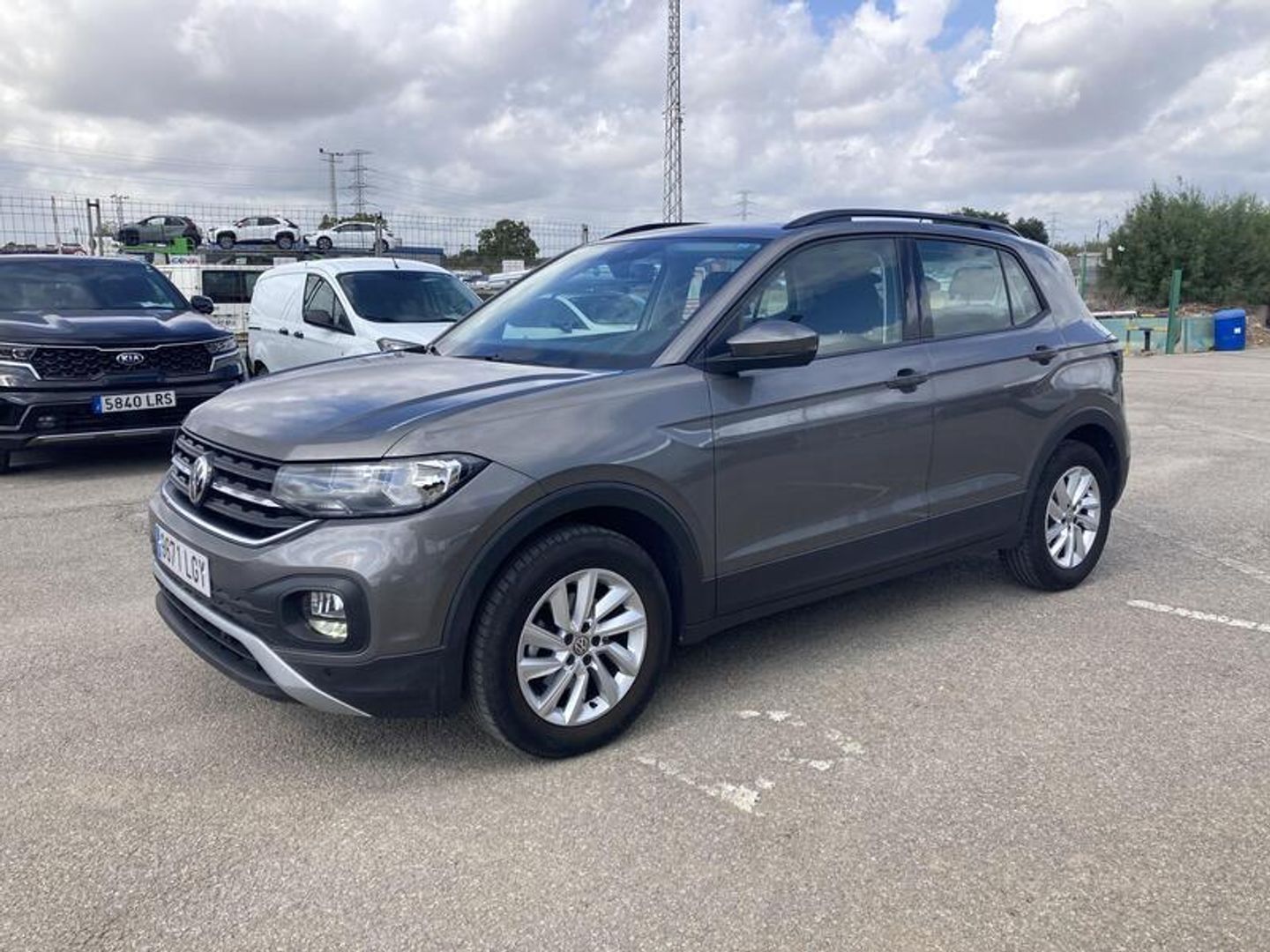 Volkswagen T-Cross Advance 1.0 TSI 85 kW (115 CV) DSG Gris SUV