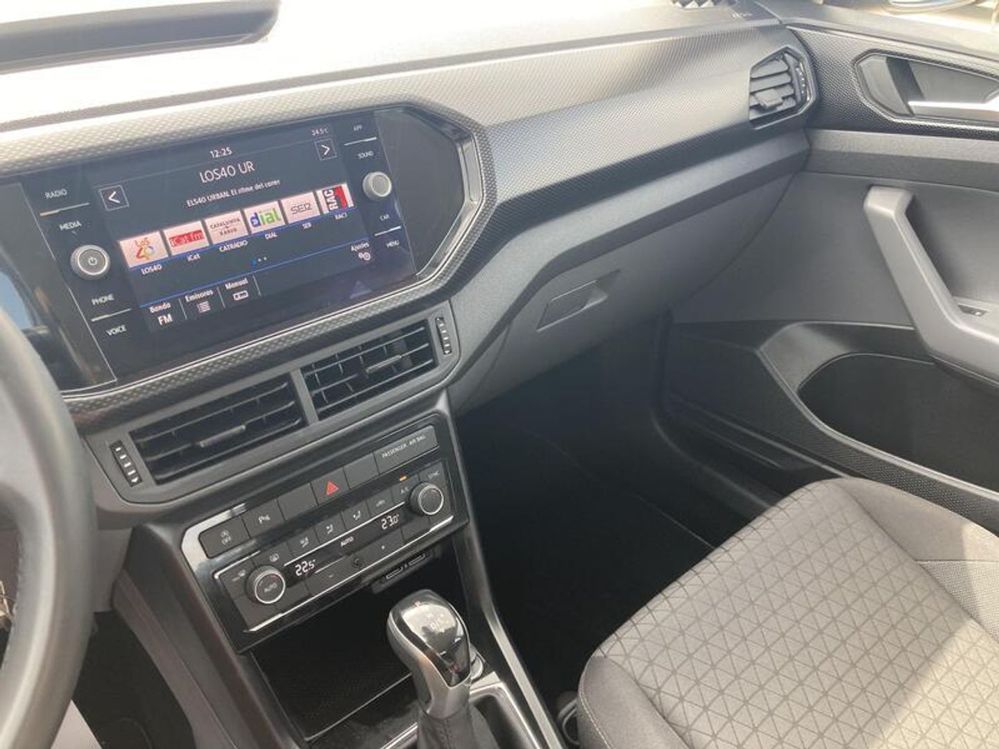 Volkswagen T-Cross Advance 1.0 TSI 85 kW (115 CV) DSG Gris SUV