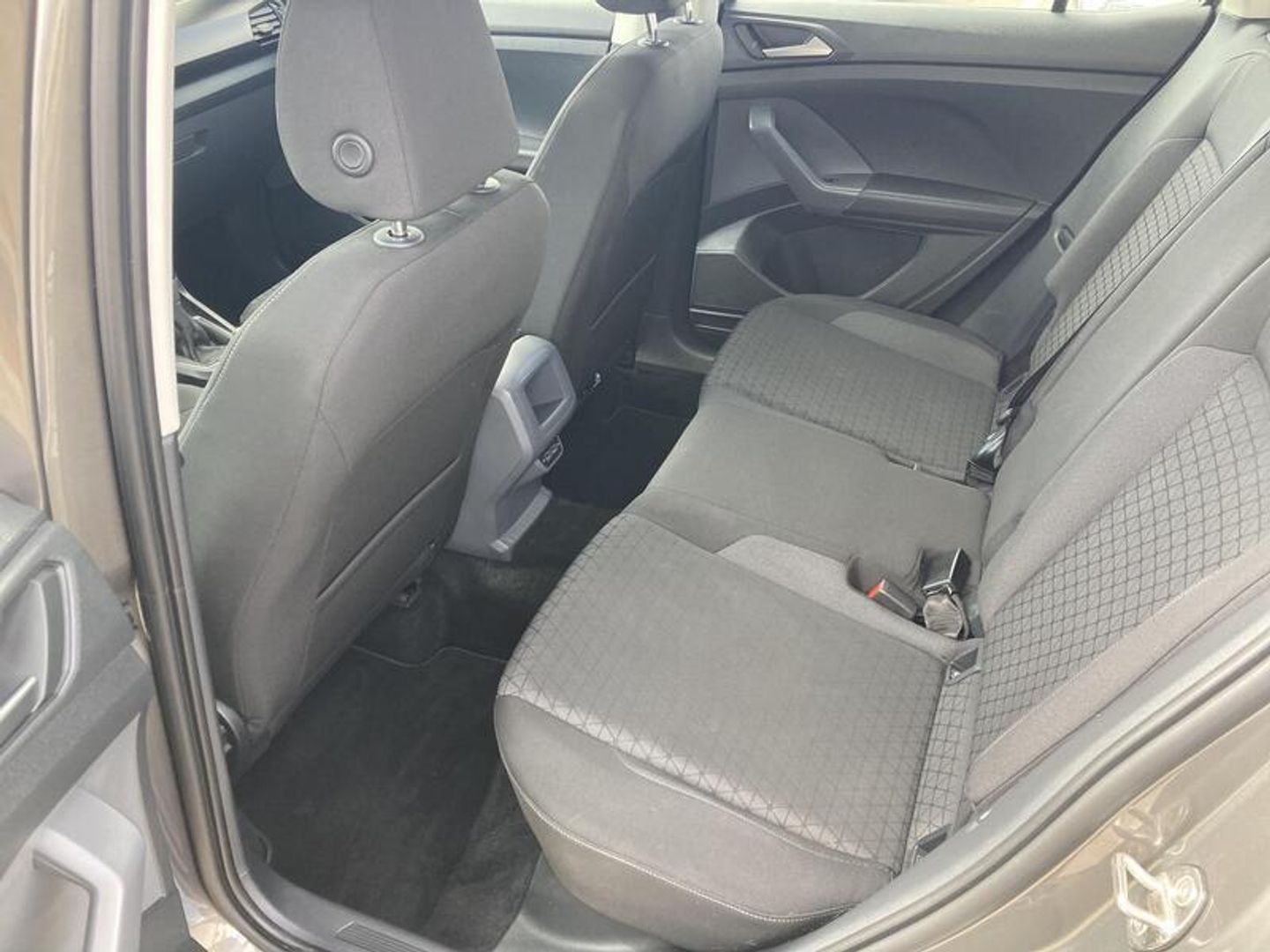 Volkswagen T-Cross Advance 1.0 TSI 85 kW (115 CV) DSG Gris SUV