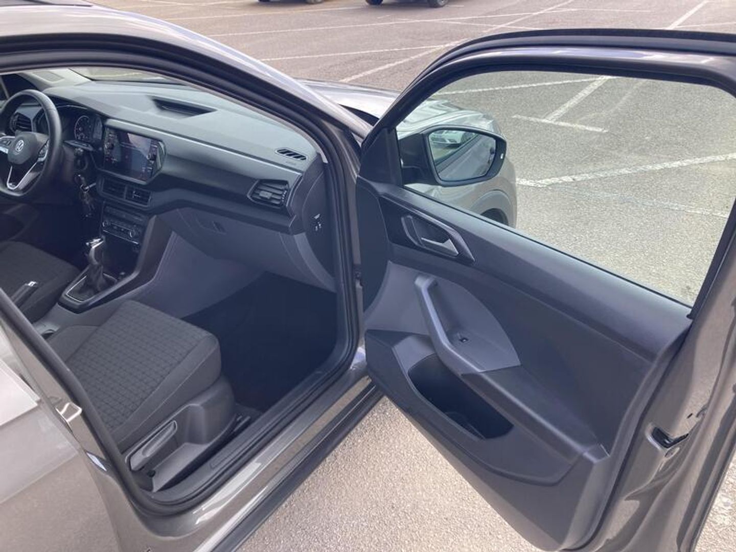 Volkswagen T-Cross Advance 1.0 TSI 85 kW (115 CV) DSG Gris SUV
