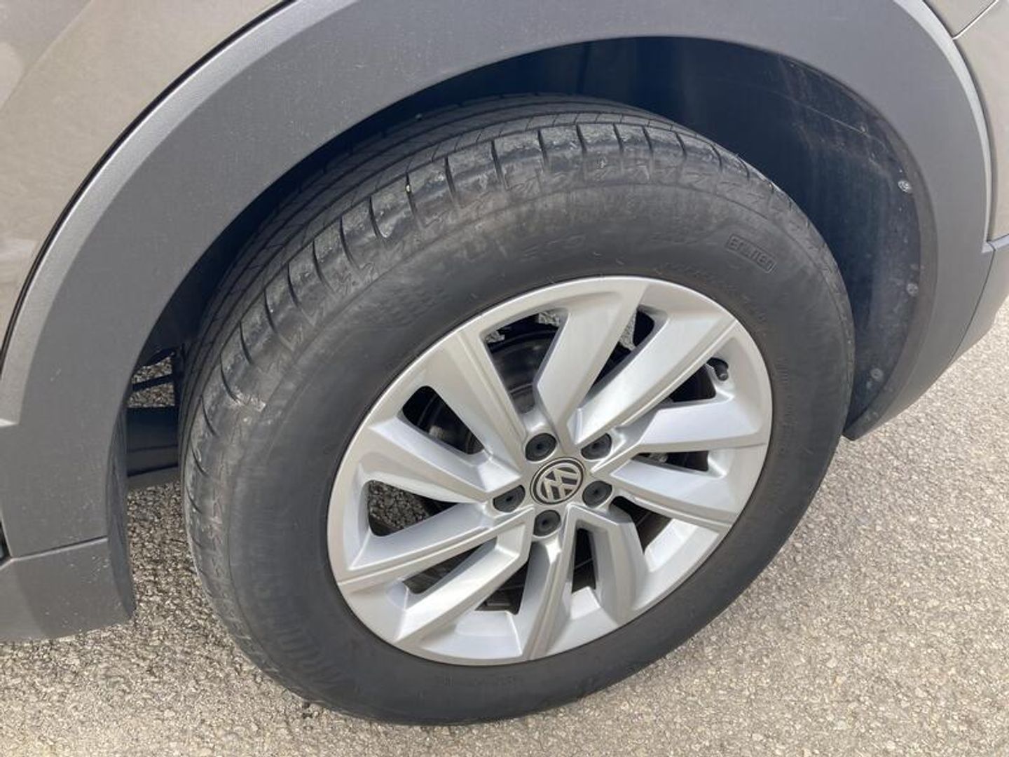 Volkswagen T-Cross Advance 1.0 TSI 85 kW (115 CV) DSG Gris SUV