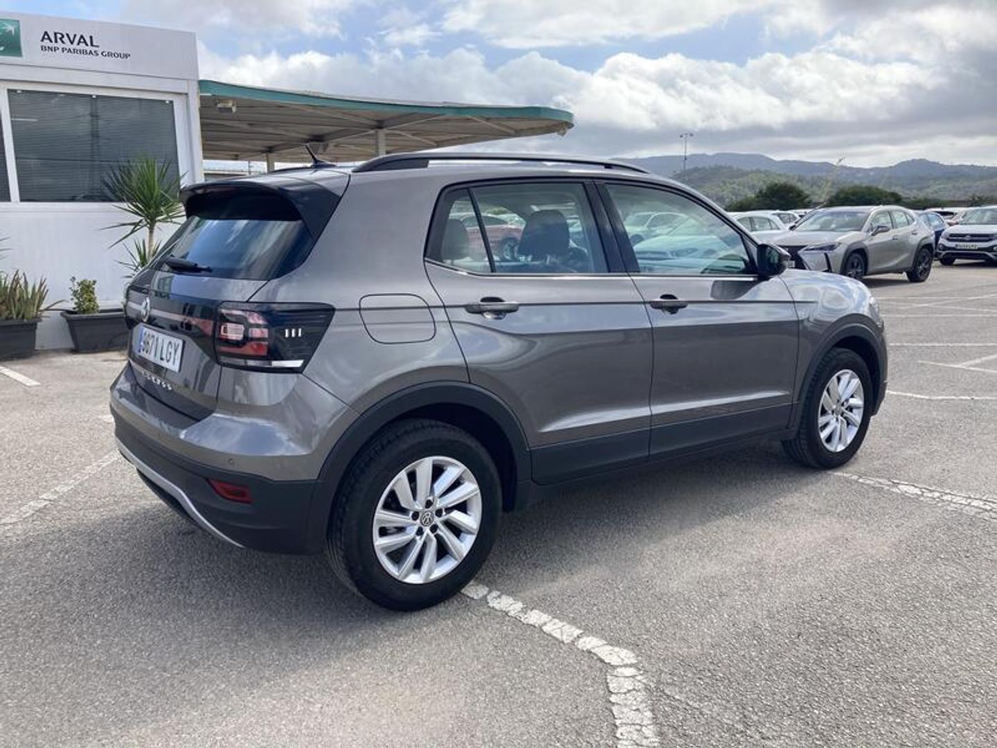 Volkswagen T-Cross Advance 1.0 TSI 85 kW (115 CV) DSG Gris SUV