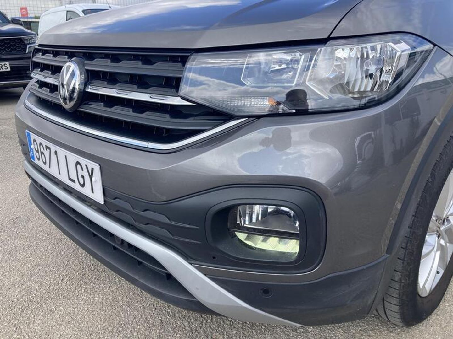 Volkswagen T-Cross Advance 1.0 TSI 85 kW (115 CV) DSG Gris SUV