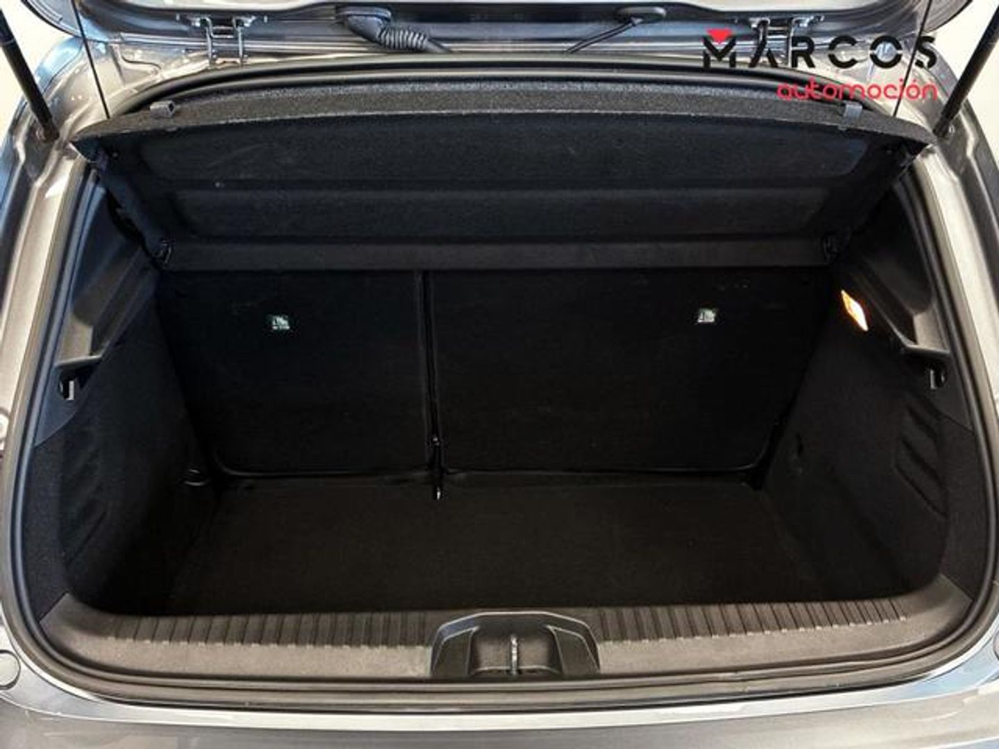 Renault Clio Techno TCe 66 kW (90 CV) Gris Sedan