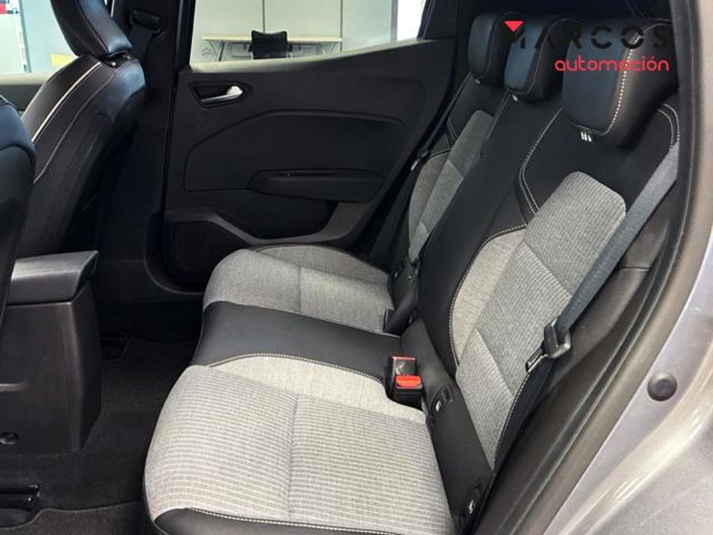 Renault Clio Techno TCe 66 kW (90 CV) Gris Sedan