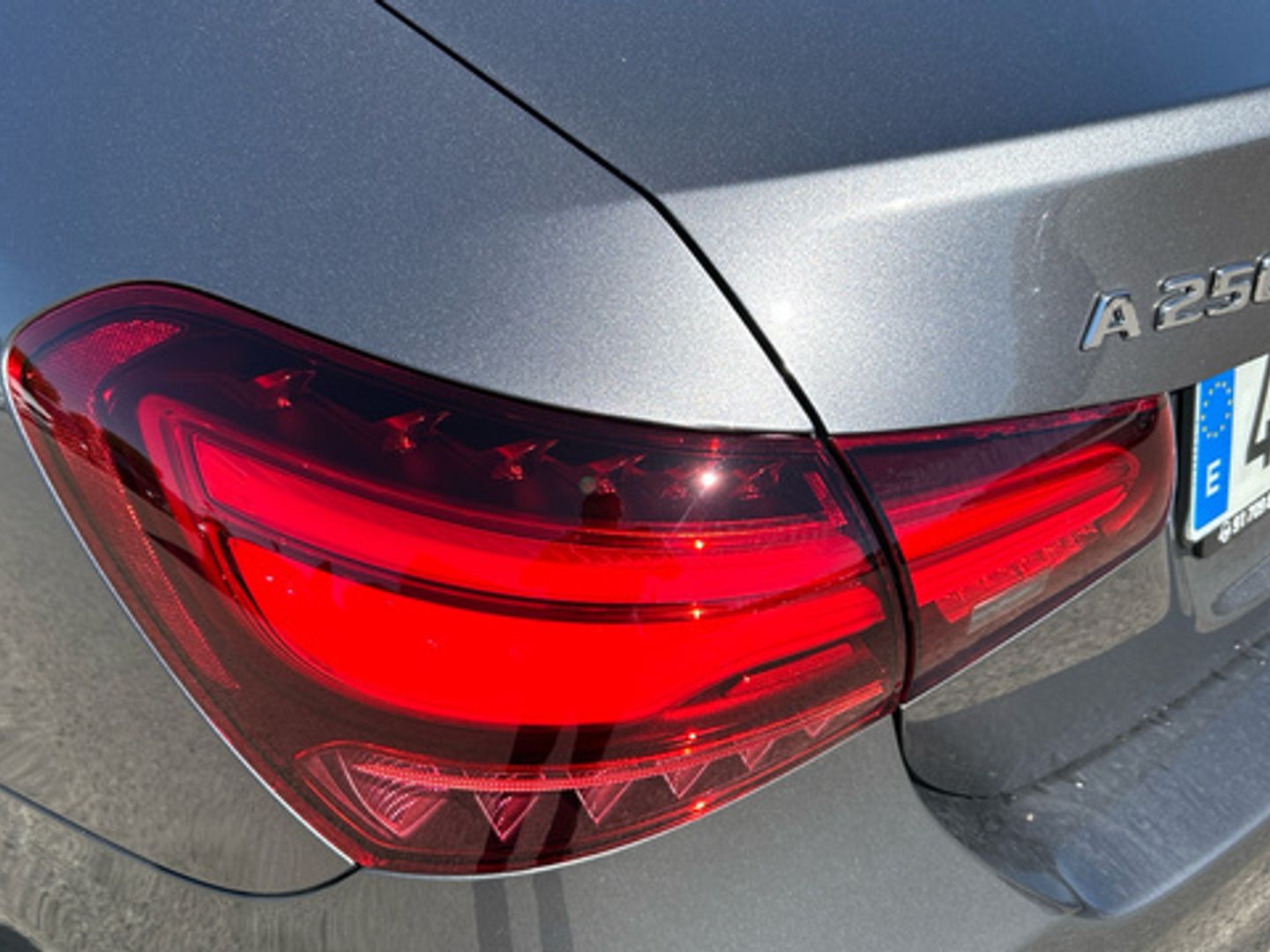 Mercedes-Benz Clase A Sedán 250 e tecnología híbrida EQ 160 kW (218 CV)