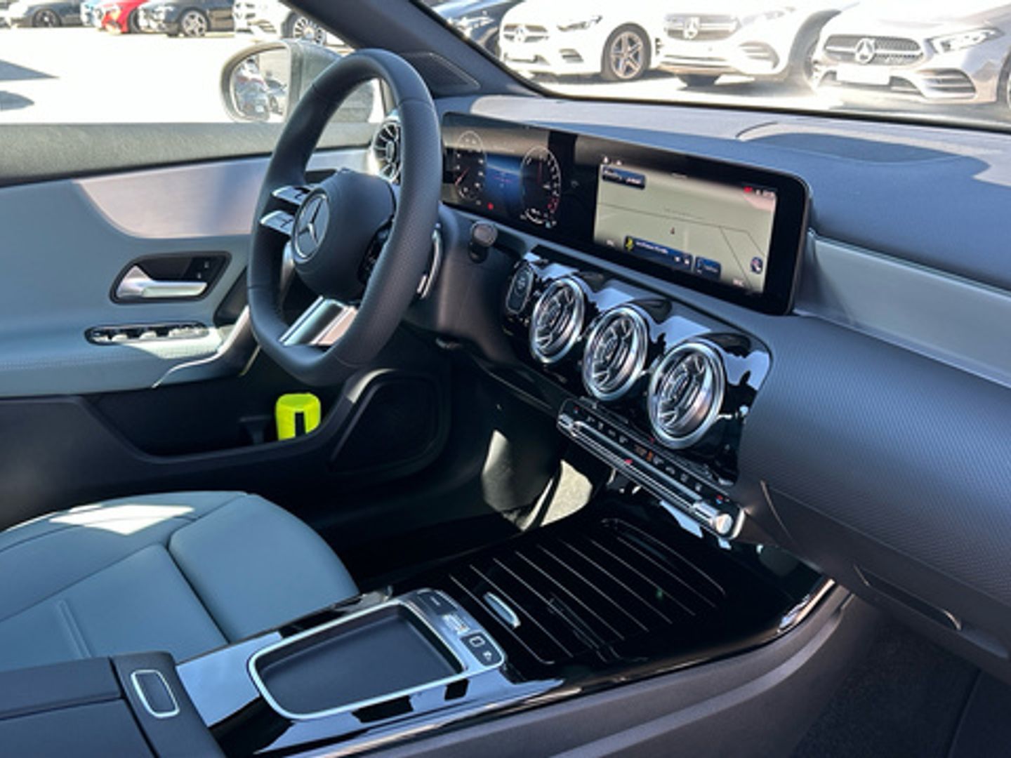 Mercedes-Benz Clase A Sedán 250 e tecnología híbrida EQ 160 kW (218 CV)