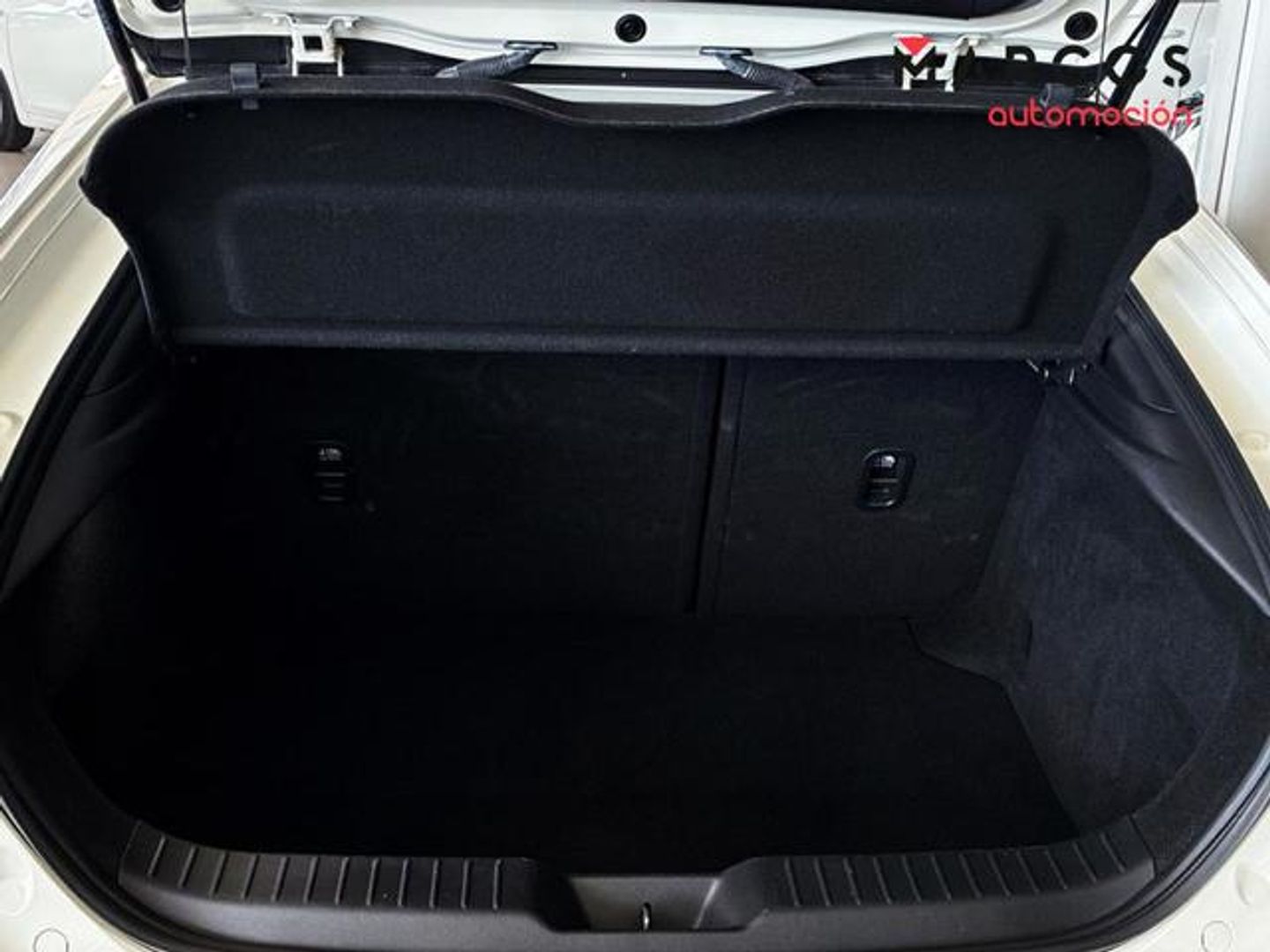 Mazda Mazda 3 2.0 Skyactiv-G Origin 89 kW (122 CV) Blanco Compact