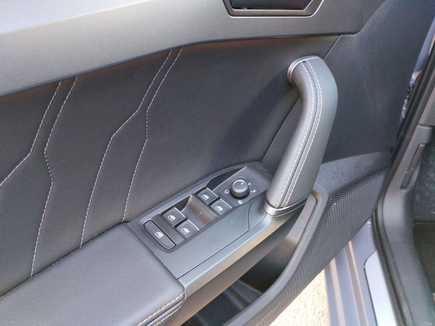 CUPRA Leon Sportstourer 2.0 TSI DSG 140 kW (190 CV) Gris Familiar