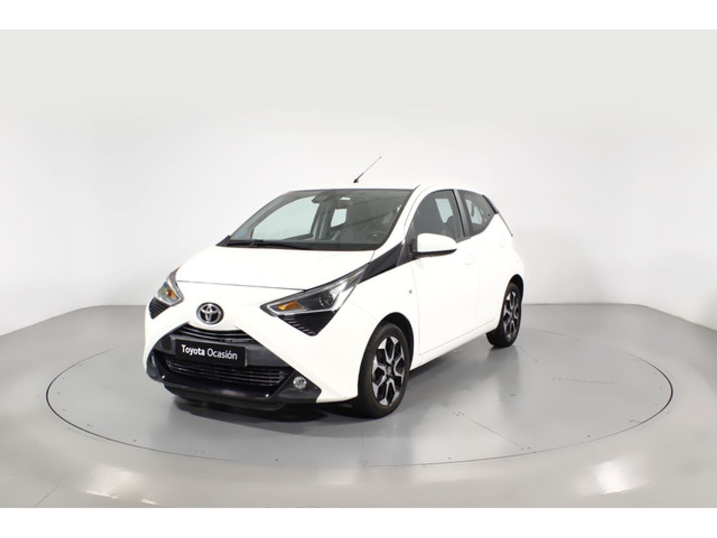 Toyota Aygo 1.0 70 x-play 53 kW (72 CV) Blanco Compact