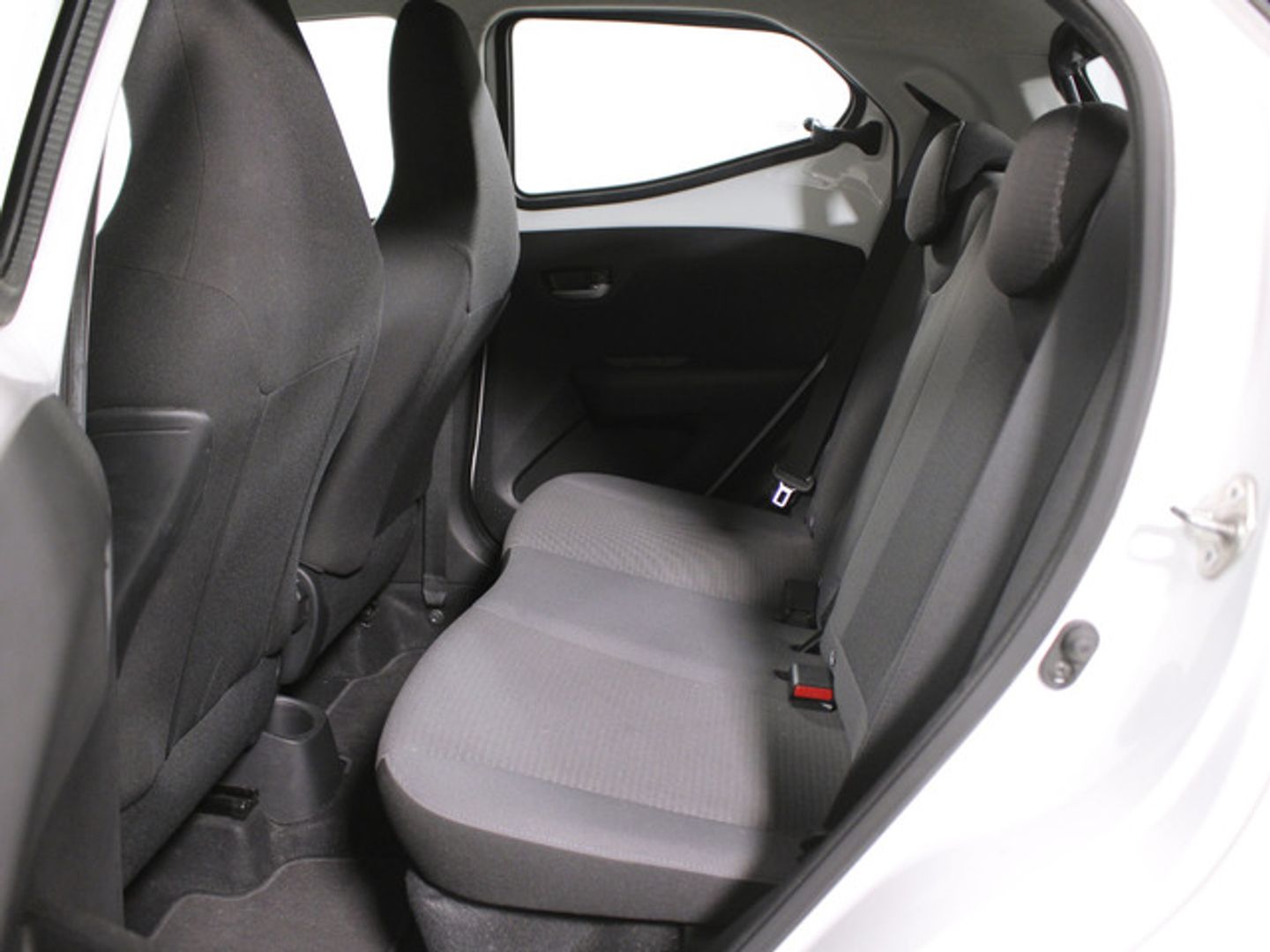 Toyota Aygo 1.0 70 x-play 53 kW (72 CV) Blanco Compact