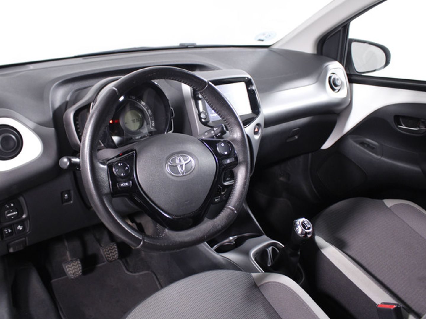 Toyota Aygo 1.0 70 x-play 53 kW (72 CV) Blanco Compact