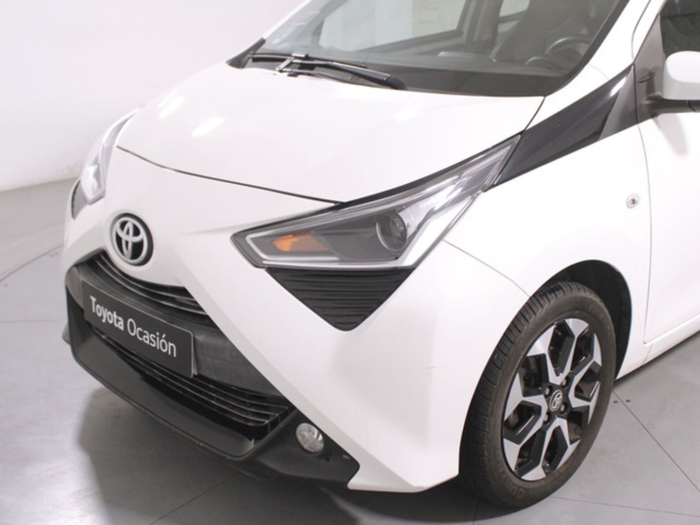 Toyota Aygo 1.0 70 x-play 53 kW (72 CV) Blanco Compact