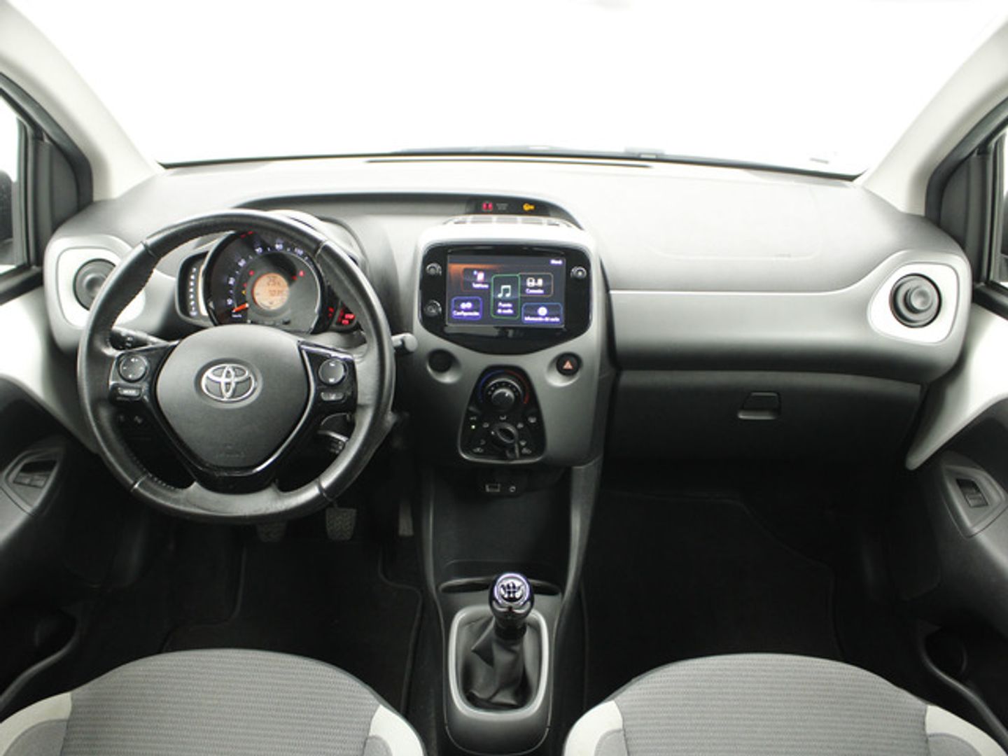 Toyota Aygo 1.0 70 x-play 53 kW (72 CV) Blanco Compact