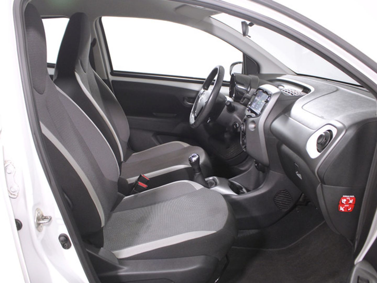 Toyota Aygo 1.0 70 x-play 53 kW (72 CV) Blanco Compact