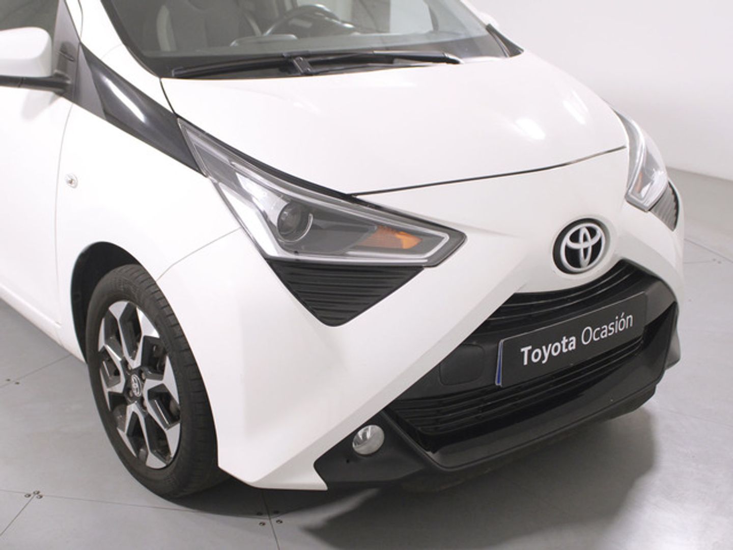 Toyota Aygo 1.0 70 x-play 53 kW (72 CV) Blanco Compact