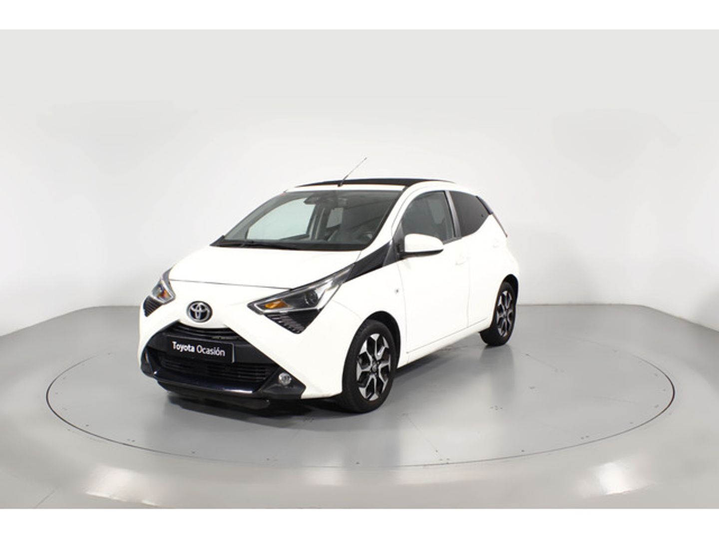 Toyota Aygo 1.0 70 x-play 53 kW (72 CV) Blanco Compact