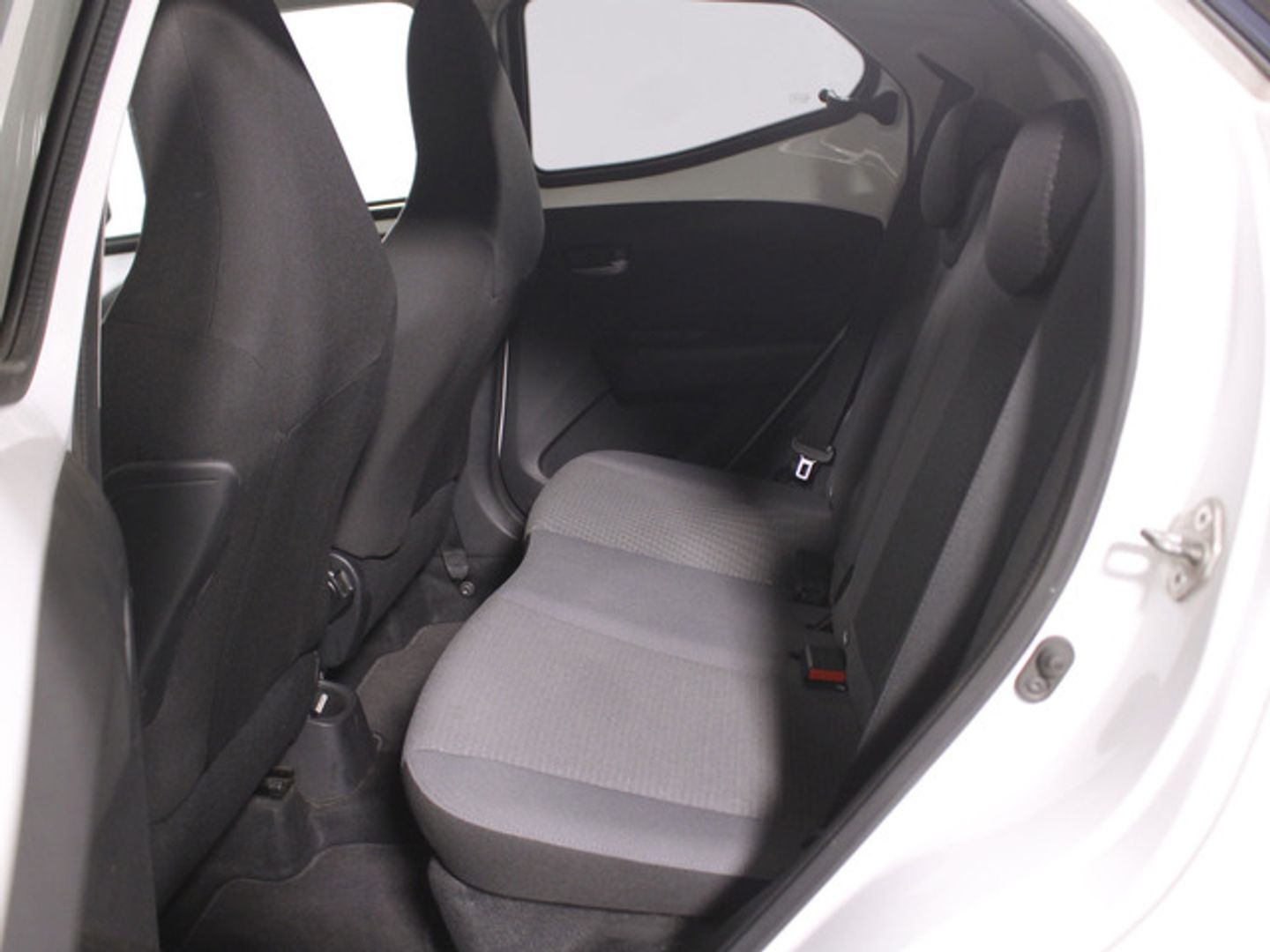 Toyota Aygo 1.0 70 x-play 53 kW (72 CV) Blanco Compact