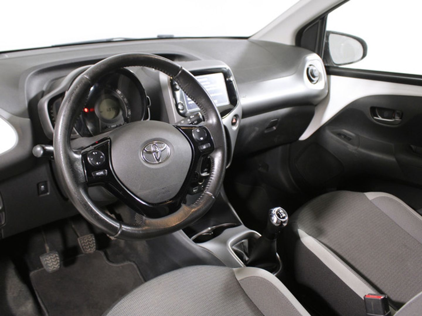 Toyota Aygo 1.0 70 x-play 53 kW (72 CV) Blanco Compact