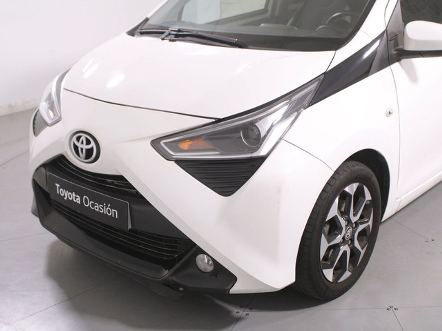 Toyota Aygo 1.0 70 x-play 53 kW (72 CV) Blanco Compact