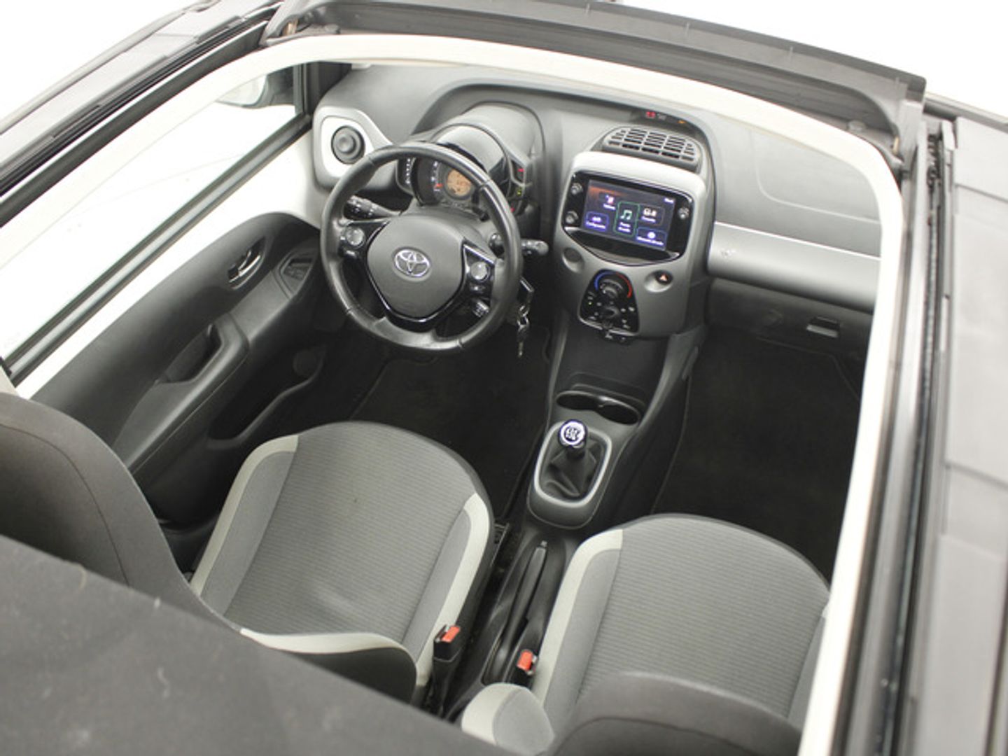 Toyota Aygo 1.0 70 x-play 53 kW (72 CV) Blanco Compact