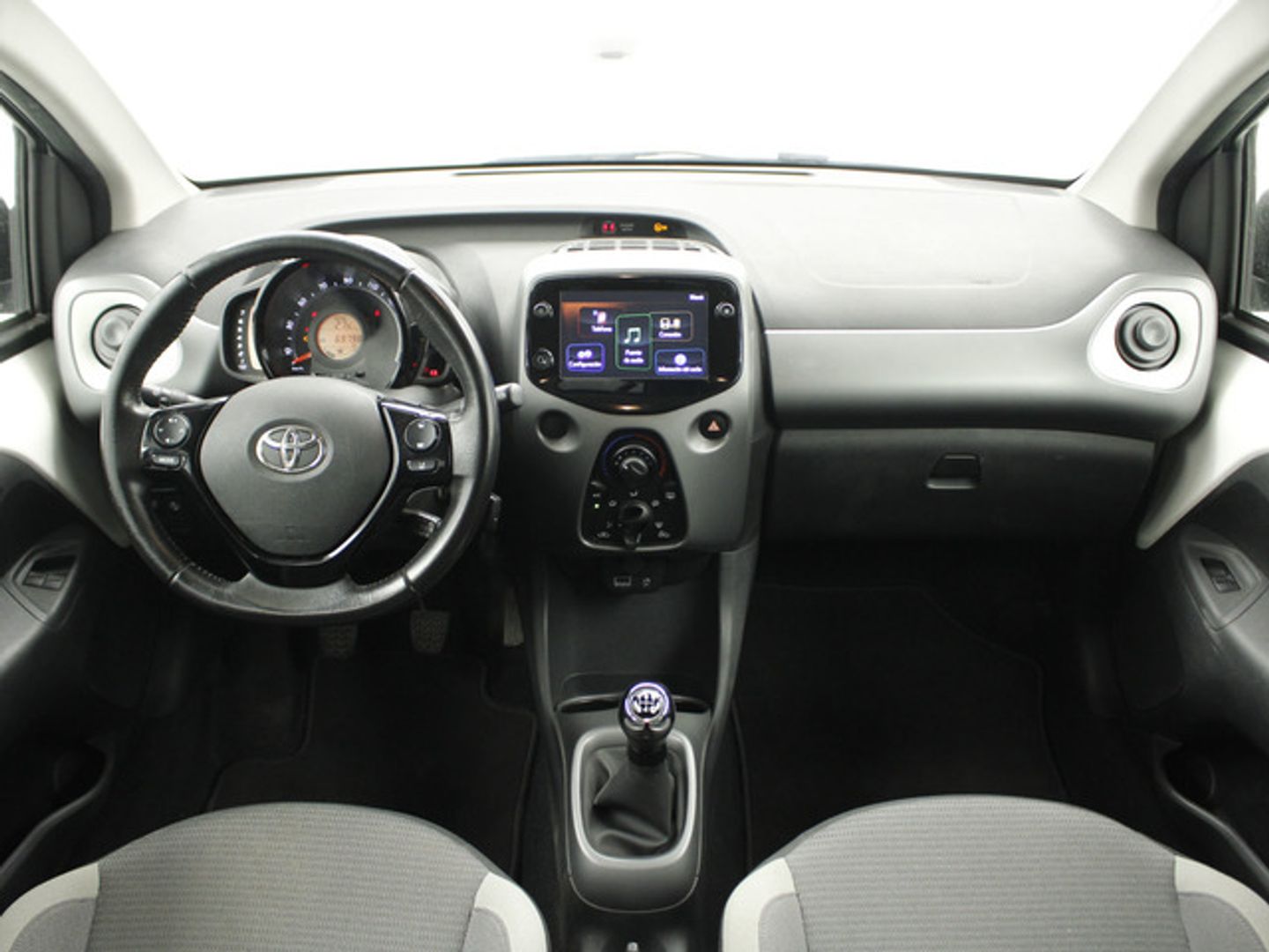 Toyota Aygo 1.0 70 x-play 53 kW (72 CV) Blanco Compact