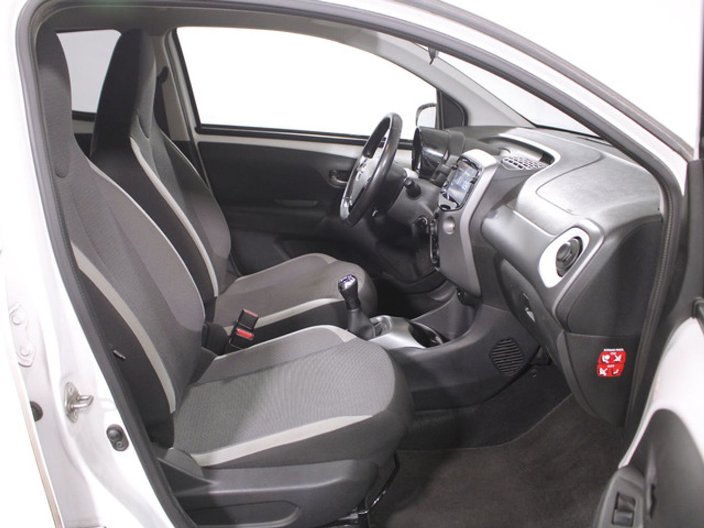 Toyota Aygo 1.0 70 x-play 53 kW (72 CV) Blanco Compact