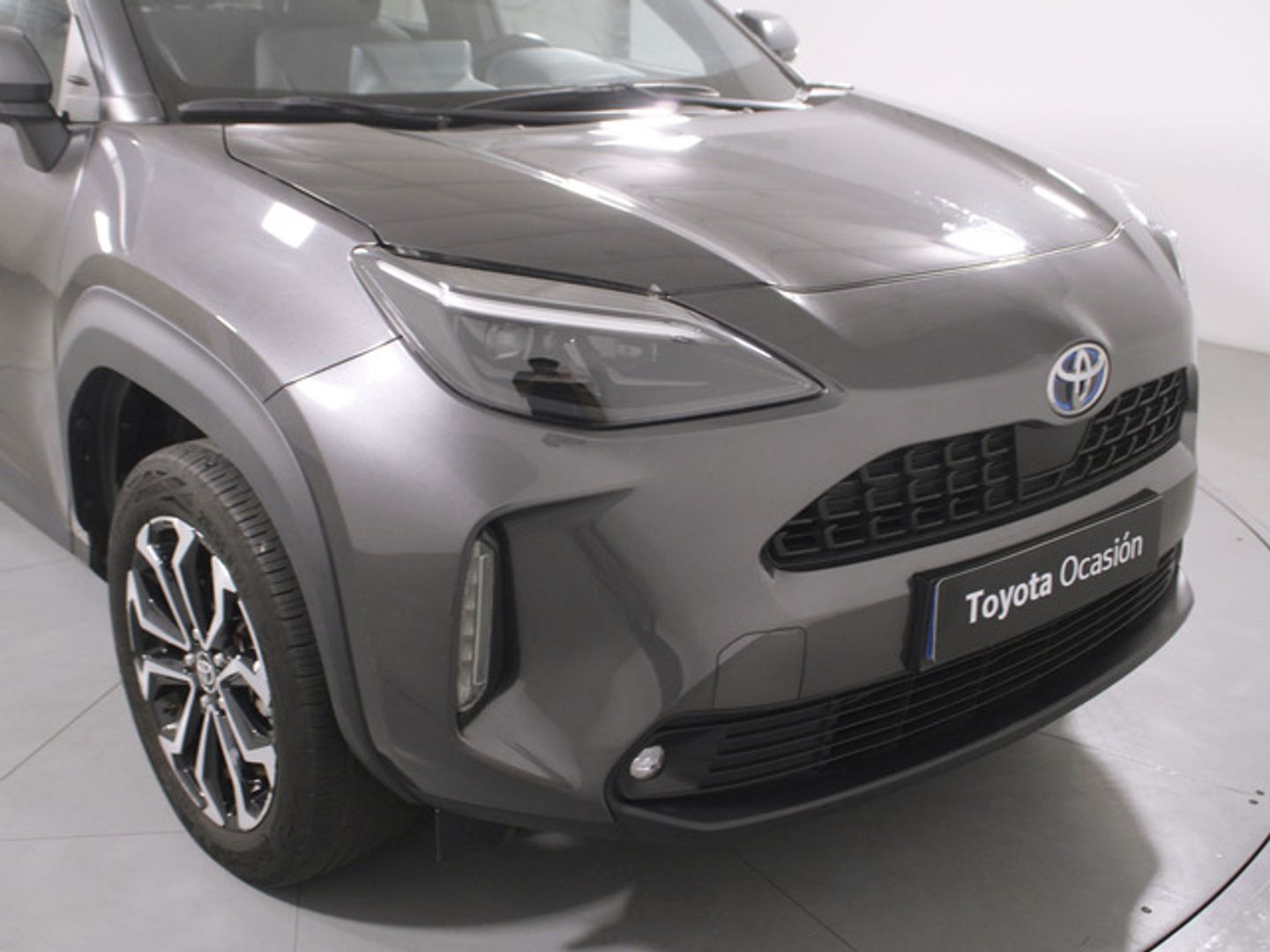 Toyota Yaris Cross 120H Active Tech 85 kW (116 CV) Gris All Terrain / Pick-up