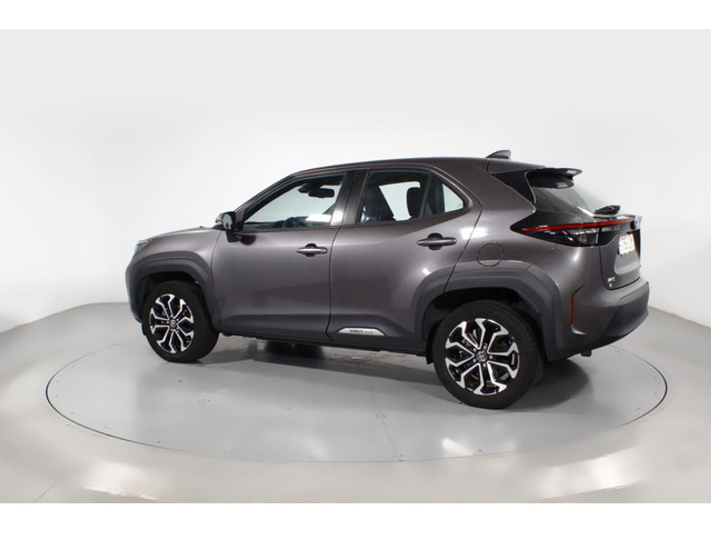 Toyota Yaris Cross 120H Active Tech 85 kW (116 CV) Gris All Terrain / Pick-up