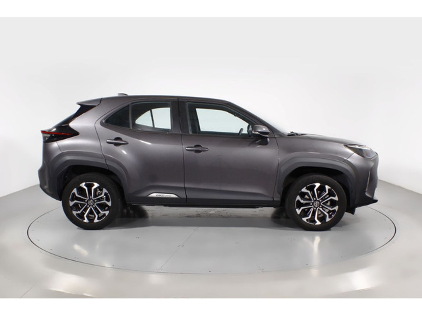 Toyota Yaris Cross 120H Active Tech 85 kW (116 CV) Gris All Terrain / Pick-up
