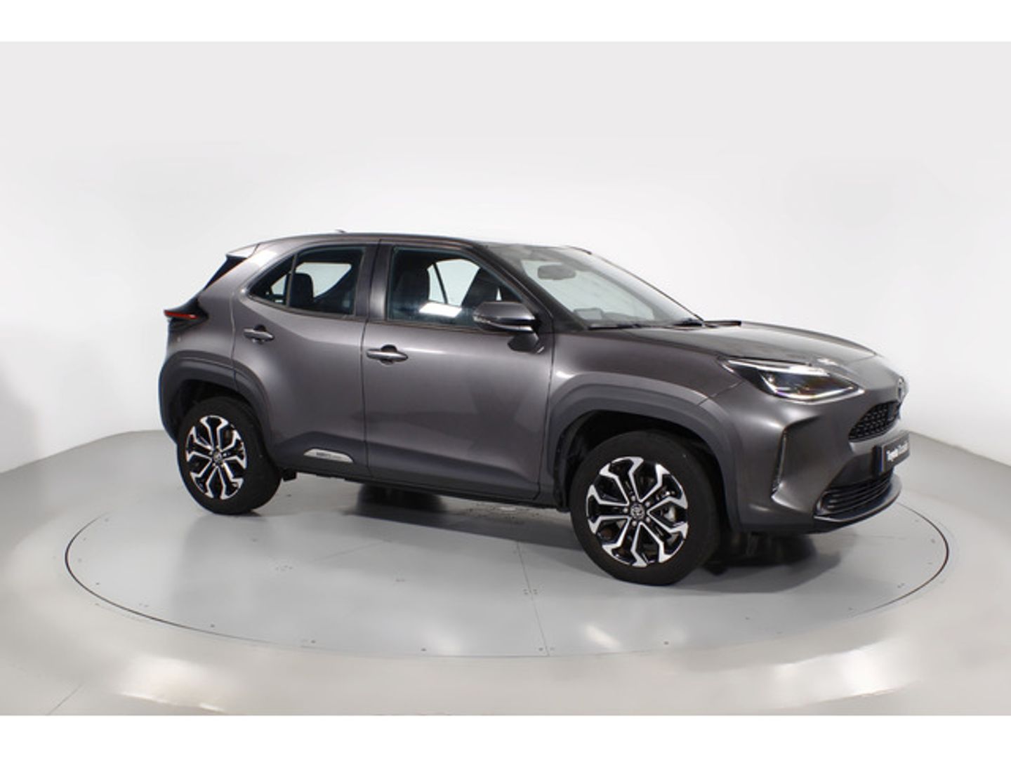Toyota Yaris Cross 120H Active Tech 85 kW (116 CV) Gris All Terrain / Pick-up