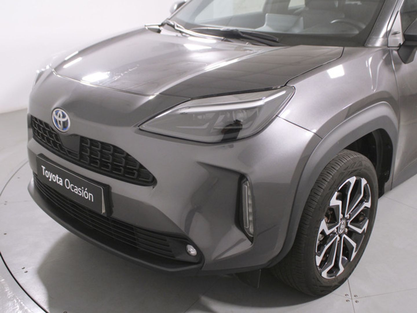 Toyota Yaris Cross 120H Active Tech 85 kW (116 CV) Gris All Terrain / Pick-up