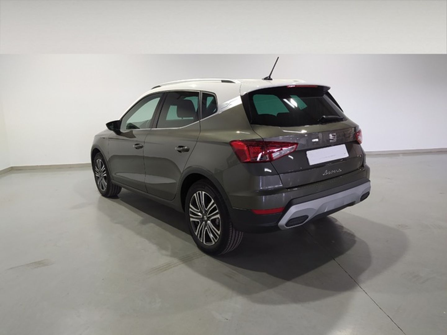 SEAT Arona 1.0 TSI S&S Xperience XS 81 kW (110 CV) Gris All Terrain / Pick-up
