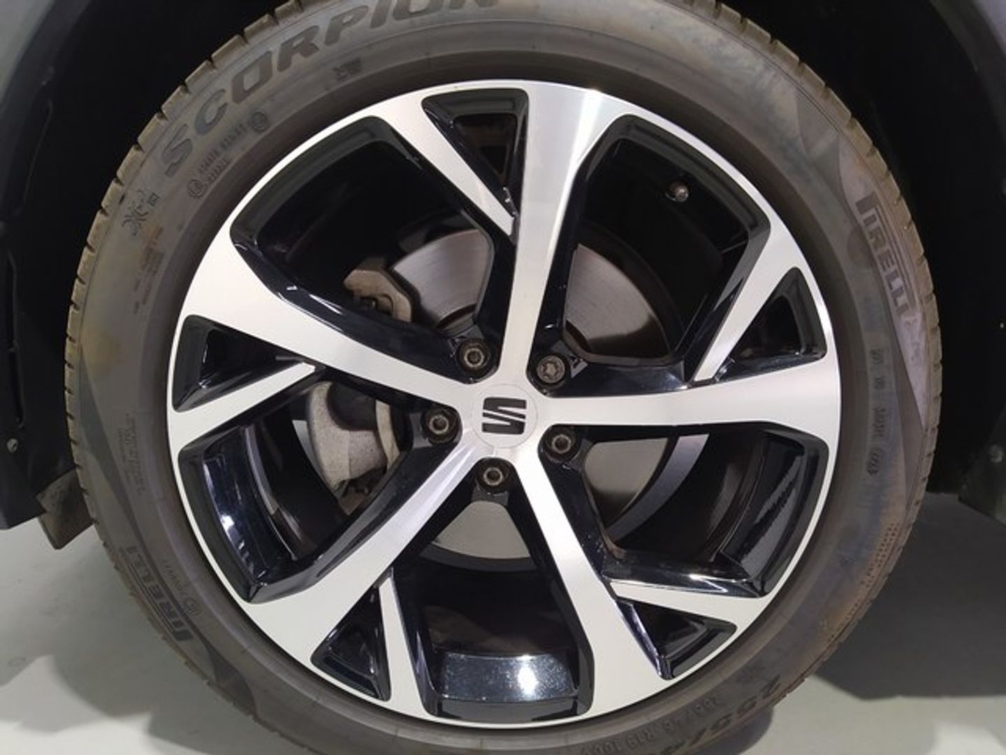 SEAT Tarraco 1.5 TSI S&S FR Edition DSG 110 kW (150 CV) Gris All Terrain / Pick-up