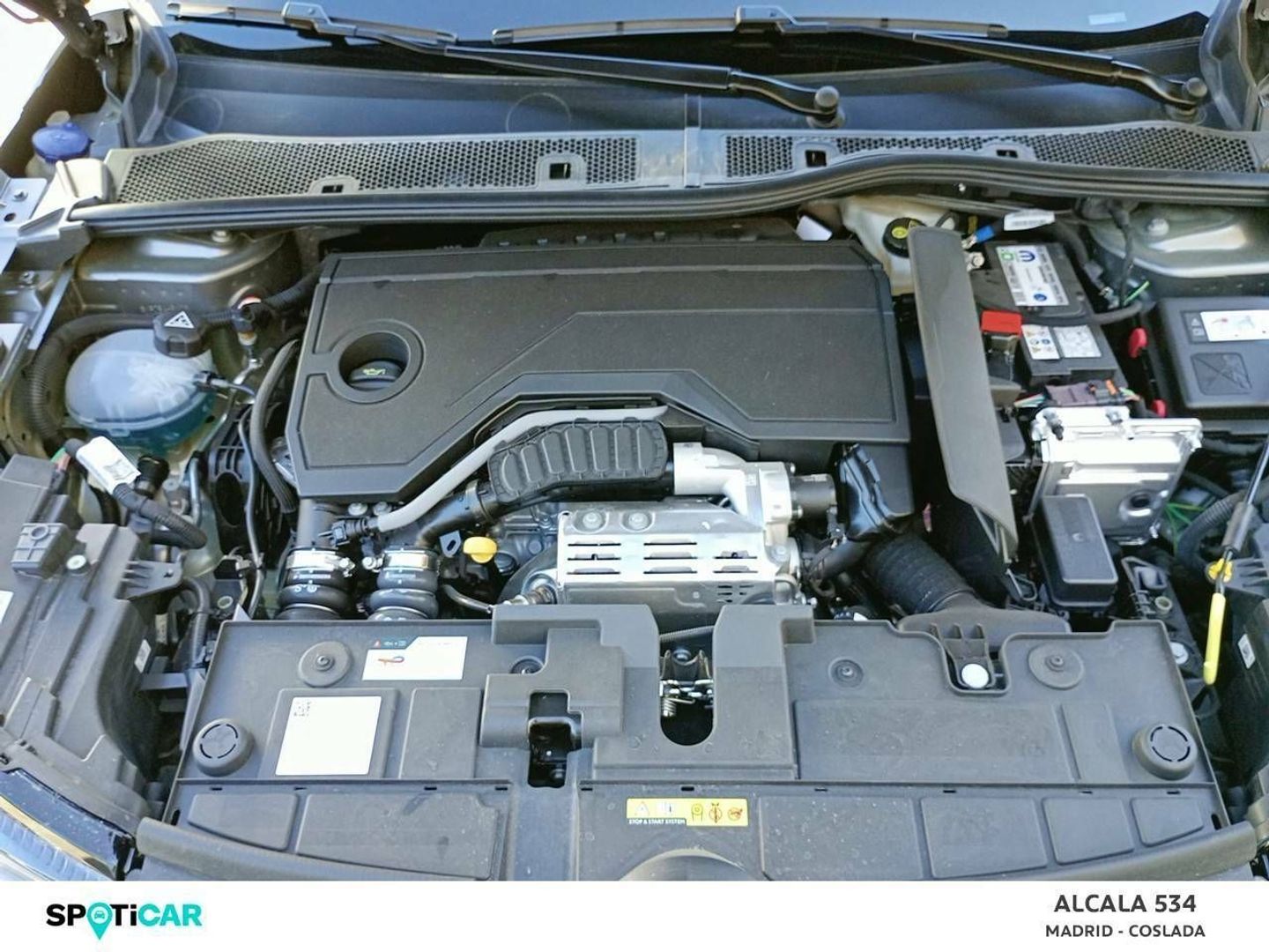 Citroen C4 Collection Hybrid ë-DCS6 107 kW (145 CV) Gris Sedan