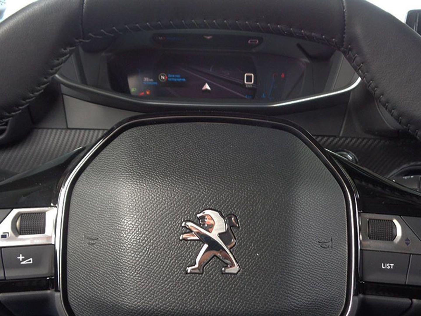 Peugeot 2008 PureTech 130 S&S Allure Pack EAT8 96 kW (130 CV)