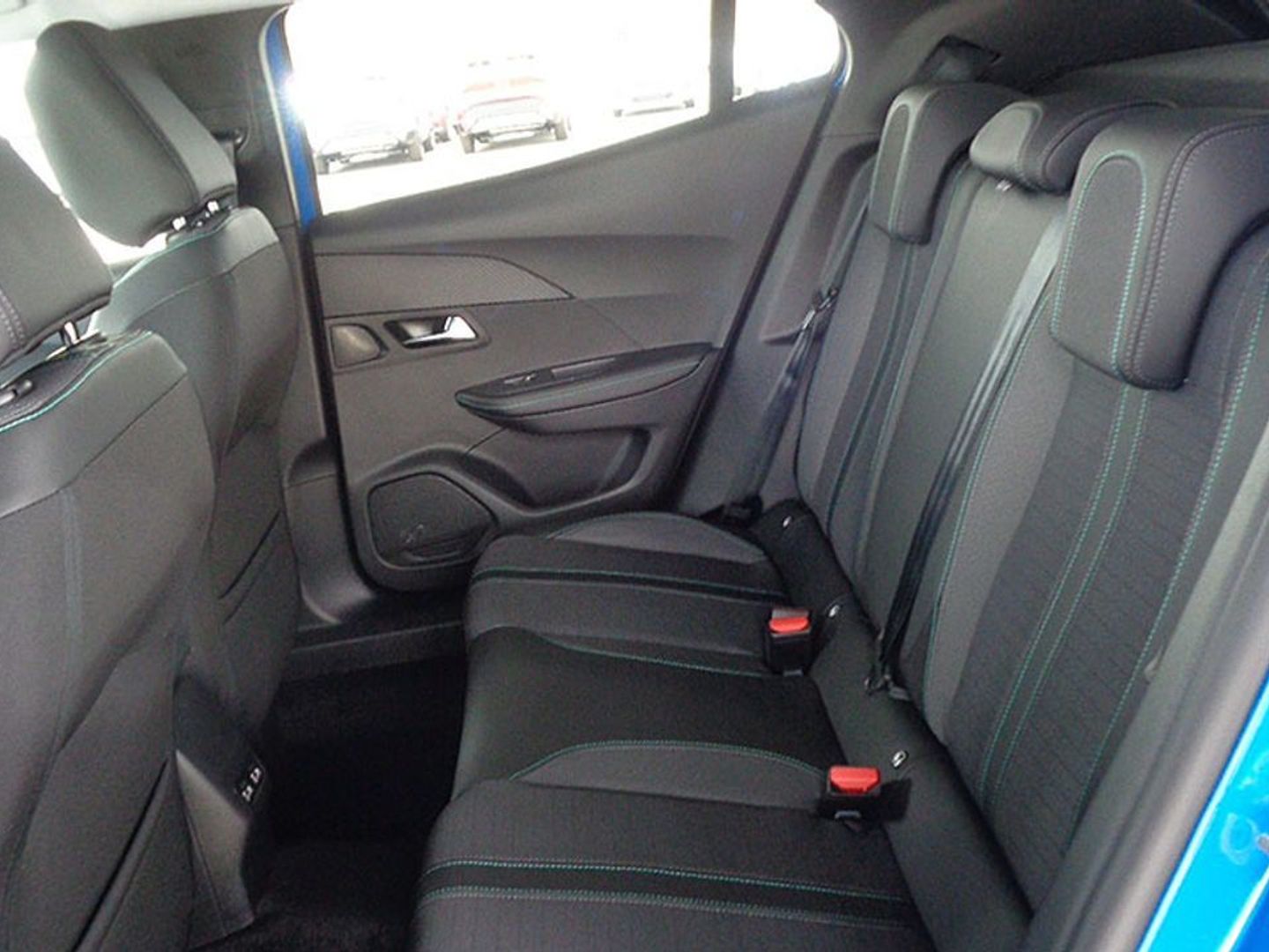 Peugeot 2008 PureTech 130 S&S Allure Pack EAT8 96 kW (130 CV)
