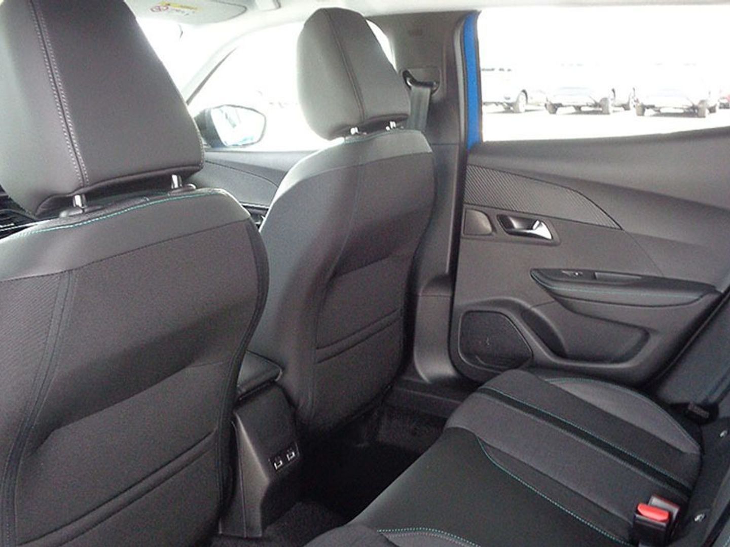 Peugeot 2008 PureTech 130 S&S Allure Pack EAT8 96 kW (130 CV)